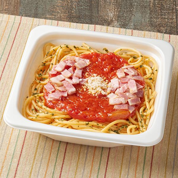 ラ・ビスボッチャ監修完熟トマトとベーコンのパスタ