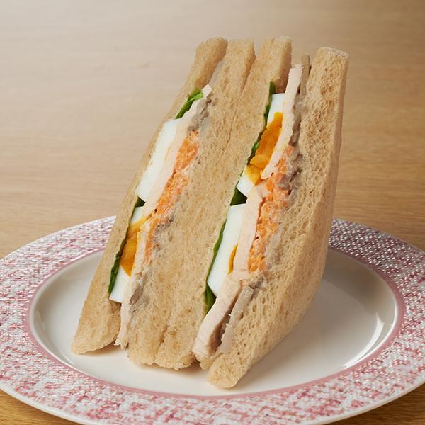 【東北・関東】全粒粉サンドサラダチキンとたまご