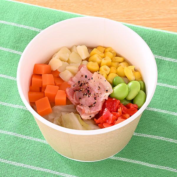 野菜の甘みと旨み！コンソメスープ