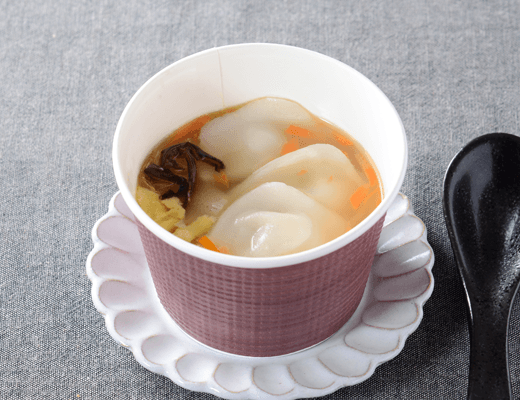 ごま油香るもちもち餃子スープ