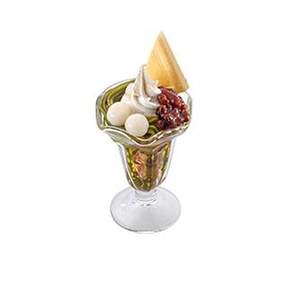 宇治抹茶あんと白玉の金粉抹茶モンブランパフェ