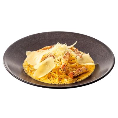 ７４黄身2個を使った特濃3種チーズカルボ