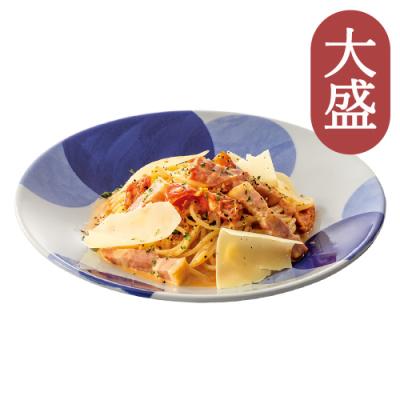 １４【大盛】ベーコンとデュガスチーズのトマトクリームパスタ
