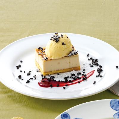 ベイクドチーズケーキとバニラアイス